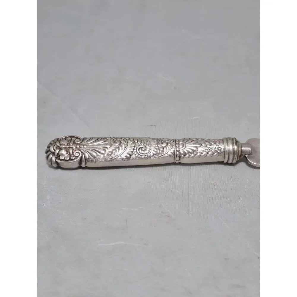 💥 Rare ASSYRIAN HEAD by 1847 Rogers Bros. Cheese Knife Wide Handle 7.5